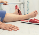 בית בטוח: המדריך למניעת נפילות בקרב קשישים-תמונה